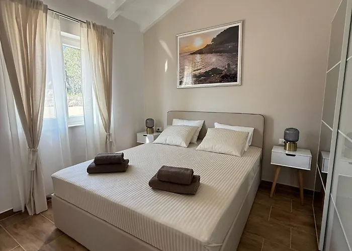 Lena, Nerezine, Mali Losinj