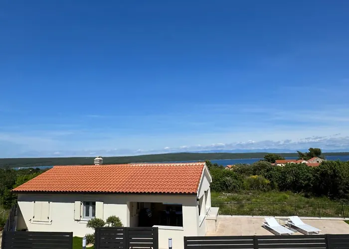 Lena, Nerezine, Mali Losinj Nerezine